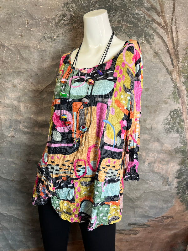 25016 Crinkle Knot Top