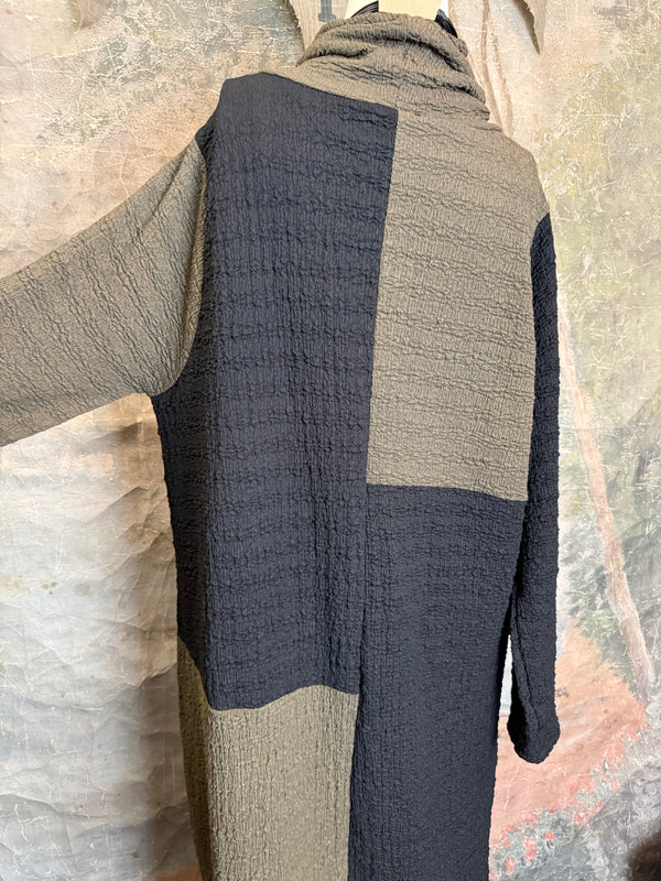 D525 Waffle Knit Turtleneck Dress-Olive/Black