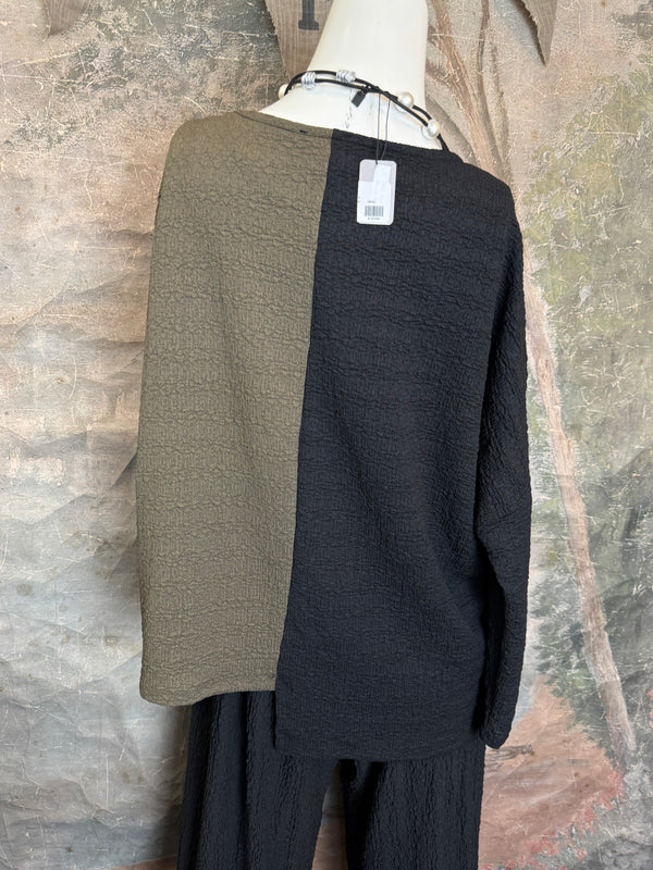 T1534 Waffle Knit Pock Top