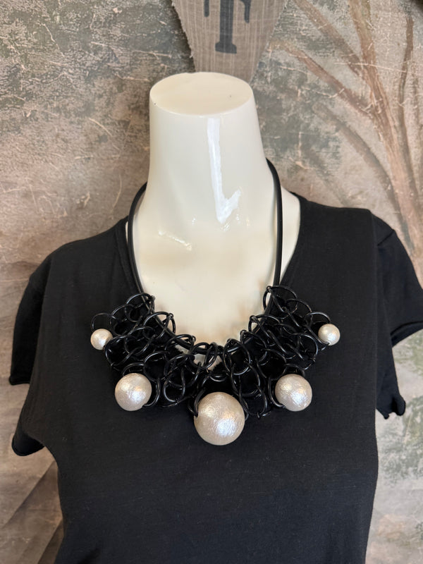 422 Drama Olga Necklace