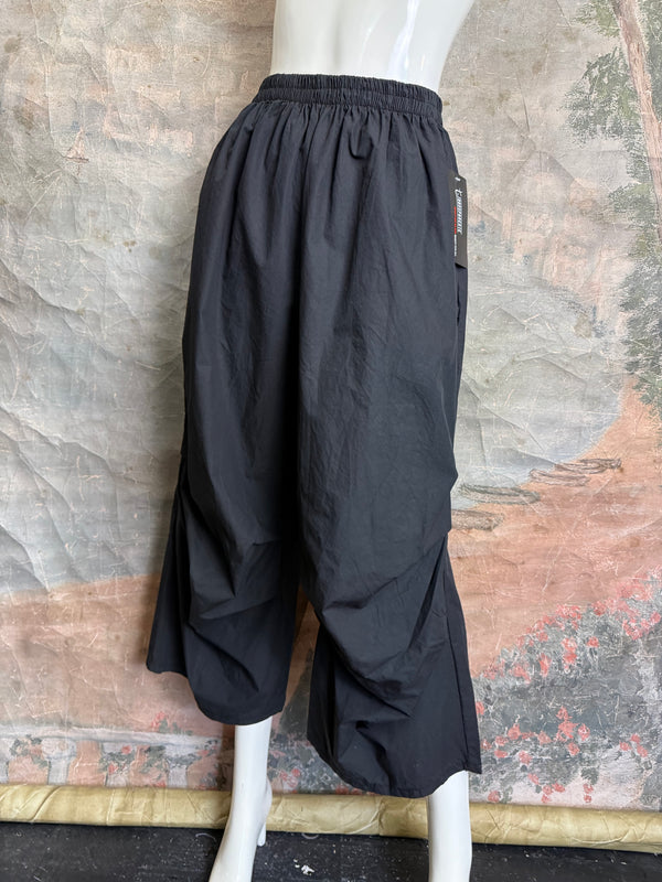 92120-62 Pleated Gaucho Pant-Black