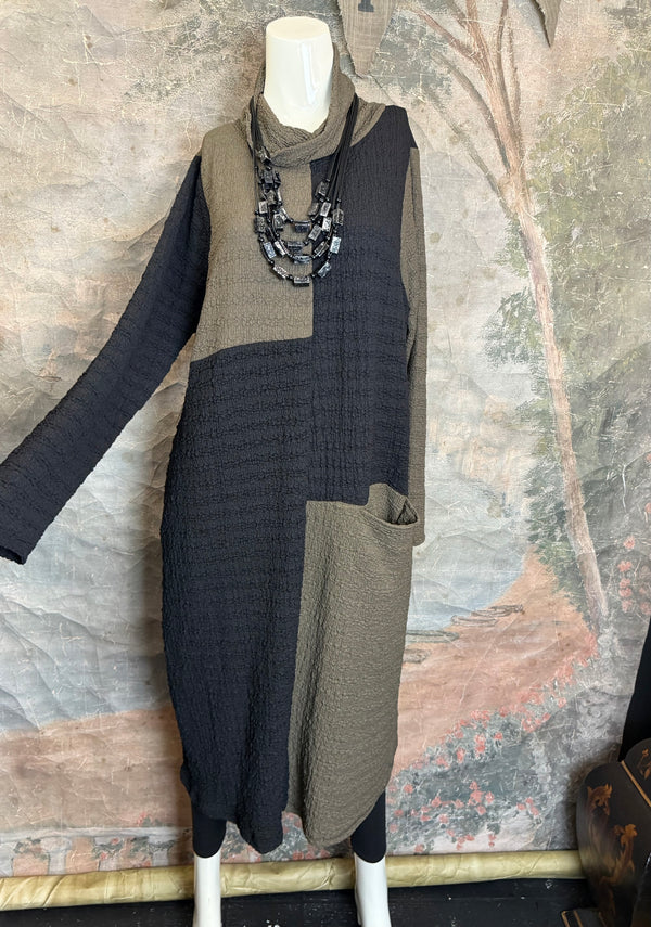 D525 Waffle Knit Turtleneck Dress-Olive/Black