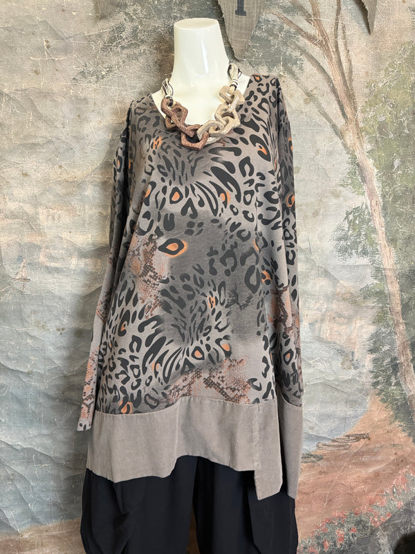 91919 Leopard Print Pullover-Mocha