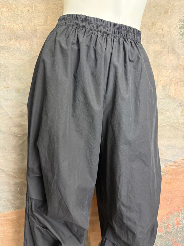 92120-62 Pleated Gaucho Pant-Black