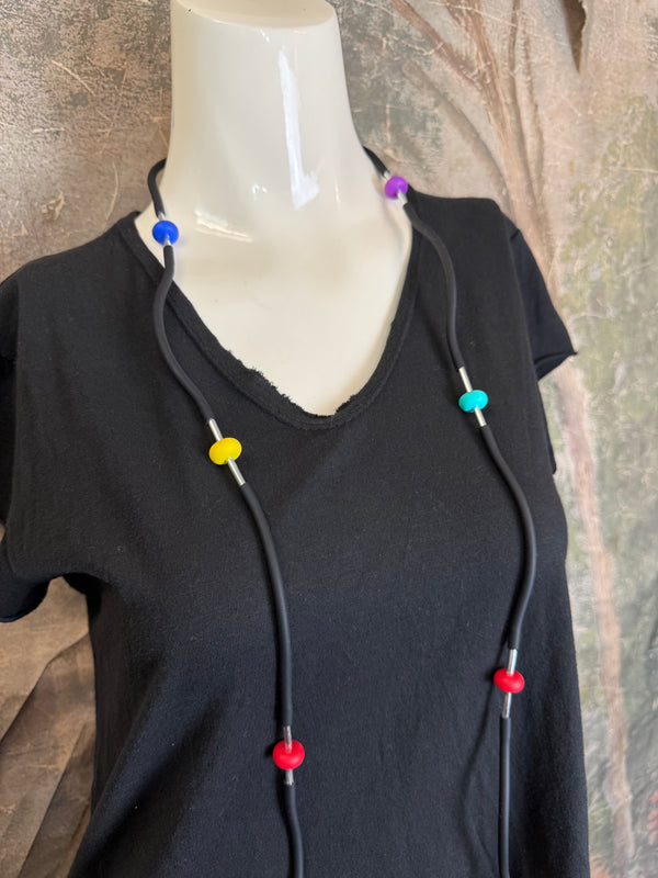 561 Curves Drama Necklace