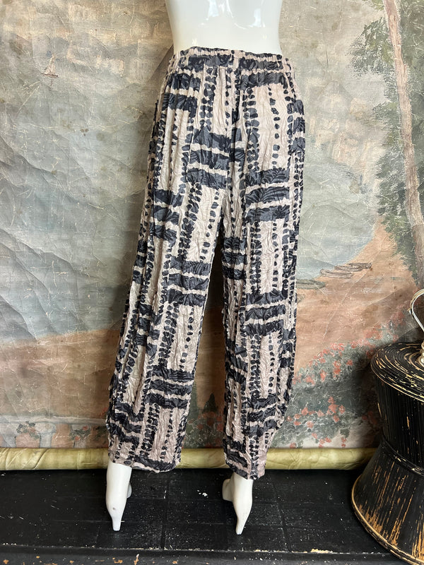 25027 Crinkle Lantern Pants