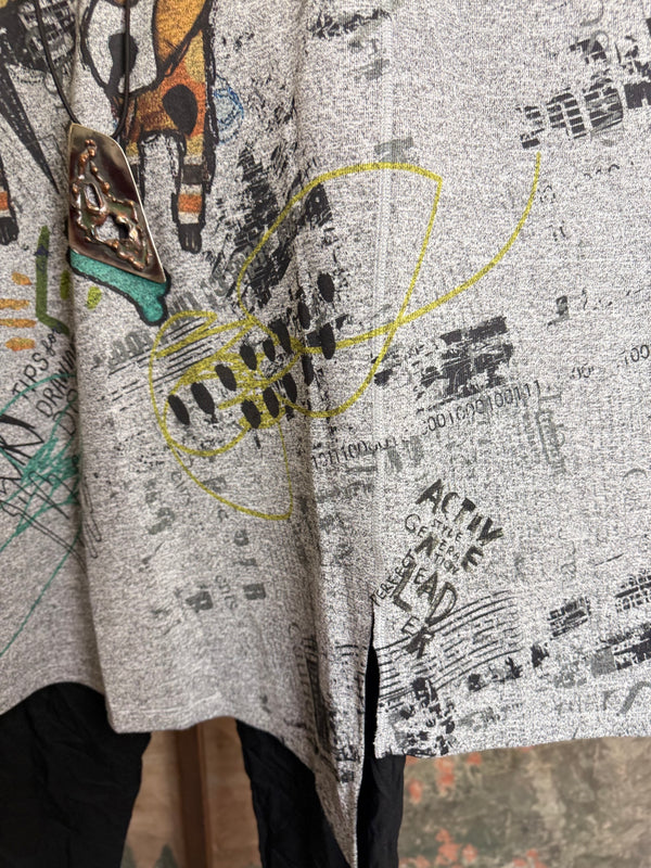 Oversized gray crew pullover with colorful graffiti-style dog graphic print, long sleeves, one size fits all - 4