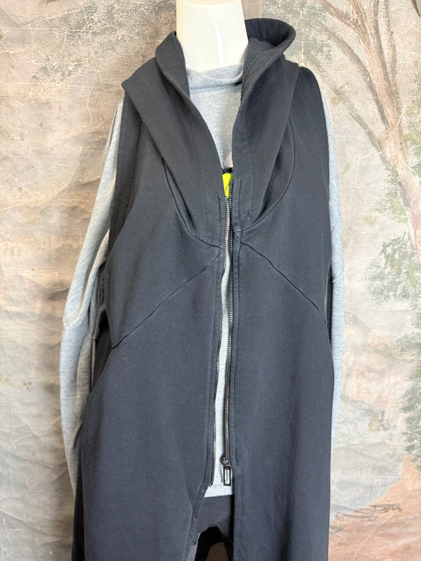 2626AU Zip Hoodie Vest-Black