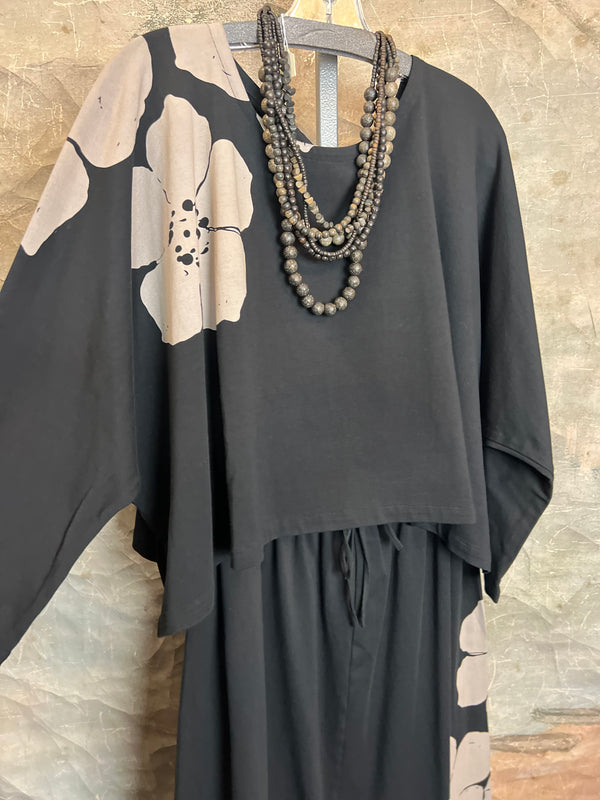 PT1548 Floral Tee Topper-Black