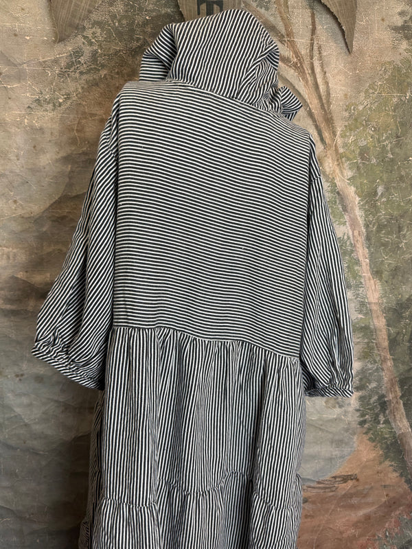 5569 Judy Hoodie Short Dress-Black/White