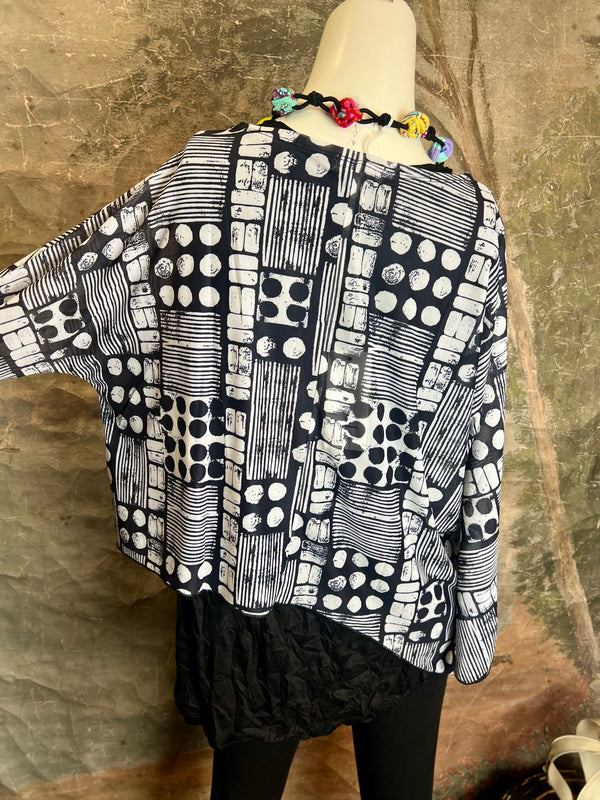 25071 Mesh Print Topper-Black Multi