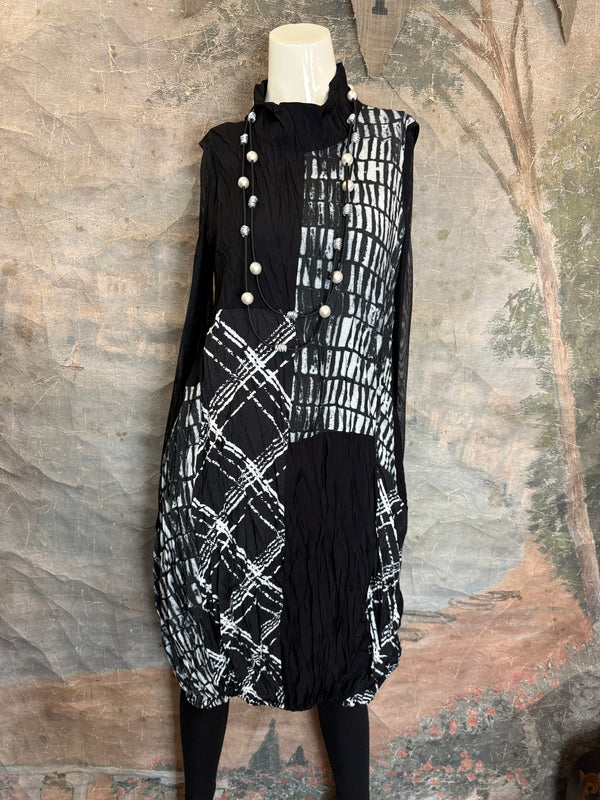 25532 Crushed Mockneck Dress-Black