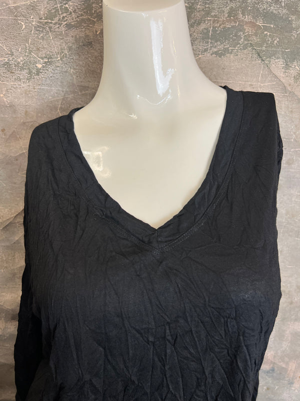 25065 Crinkle V-Neck Top