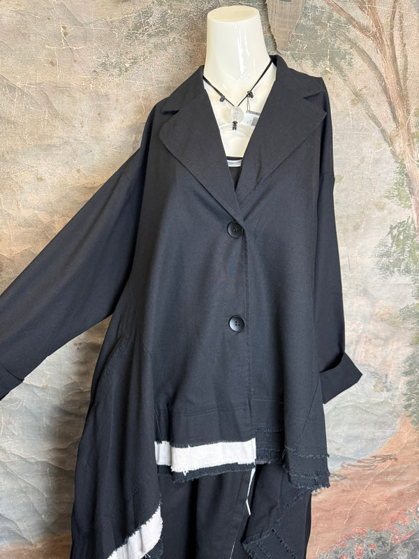 32302 Med to Long Blazer Jkt W/Trim-Black