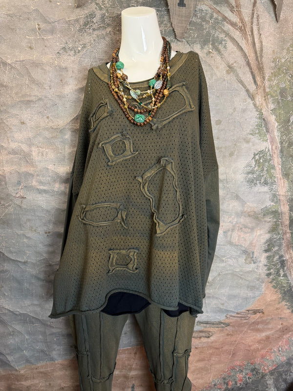 CE714 Cheer Sweater Top-Polished