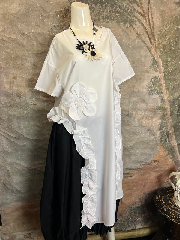 90915 Floral Applica Tunic W/Slits-White