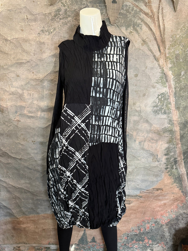 25532 Crushed Mockneck Dress-Black