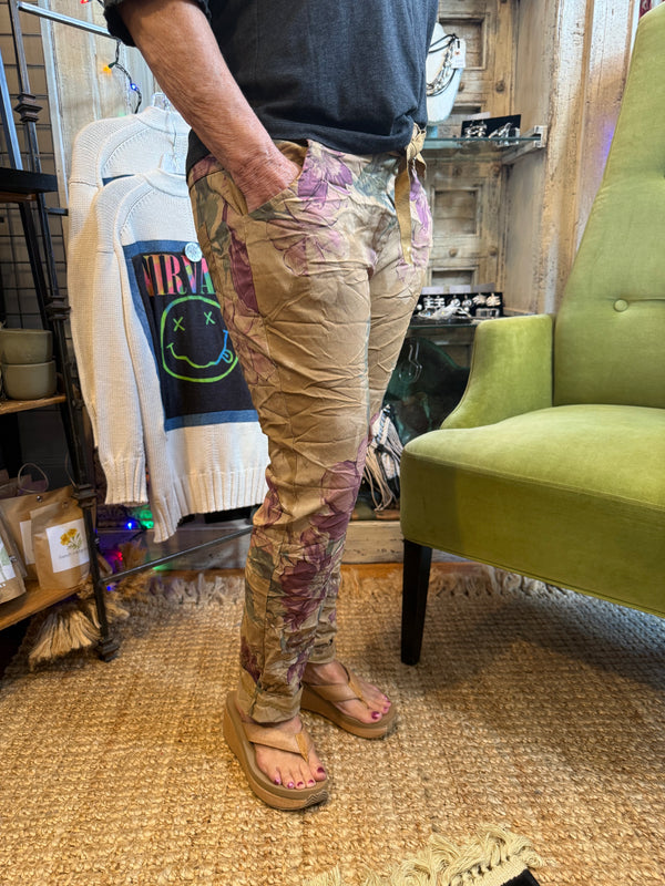 0A910 Pull On Stretch Pants-Camel/Floral
