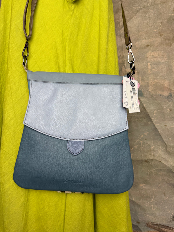 81302 Greta Crossbody Bag-B