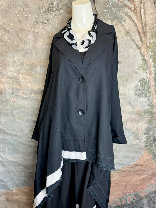 32302 Med to Long Blazer Jkt W/Trim-Black