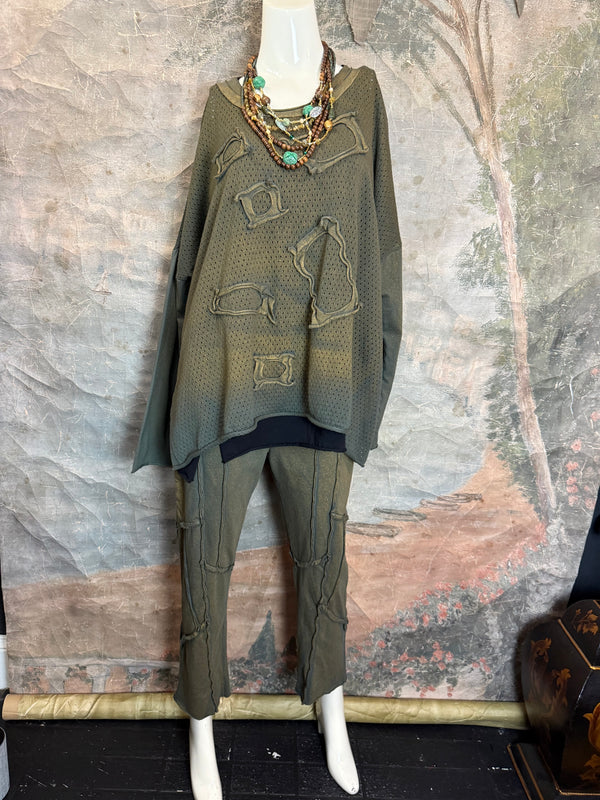 CE714 Cheer Sweater Top-Polished