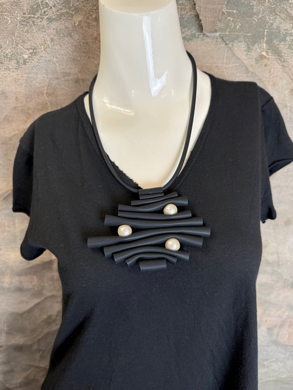 455 Drama Mariels Necklace