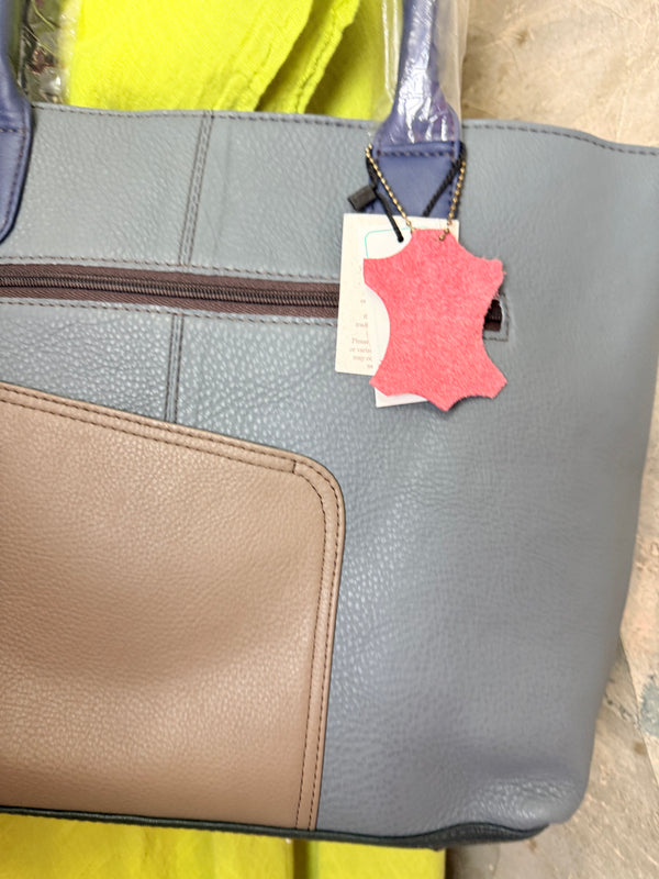 84730 Sitges Shoulder Bag-B