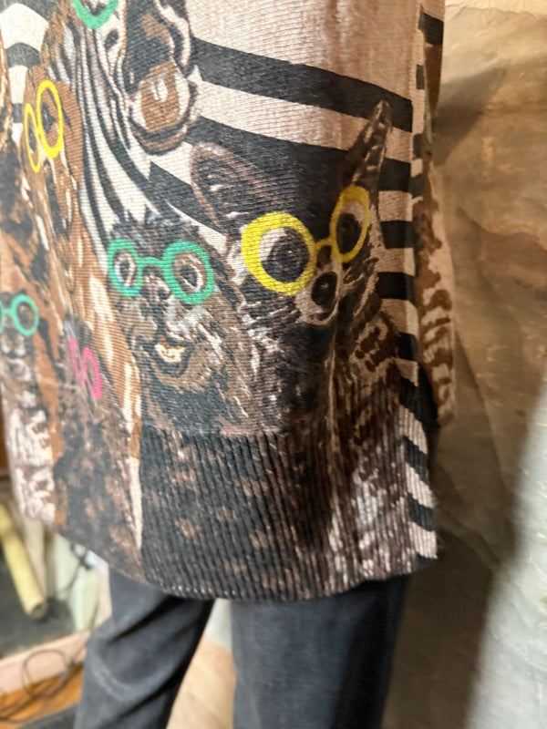 25704 Icon Print Sweater