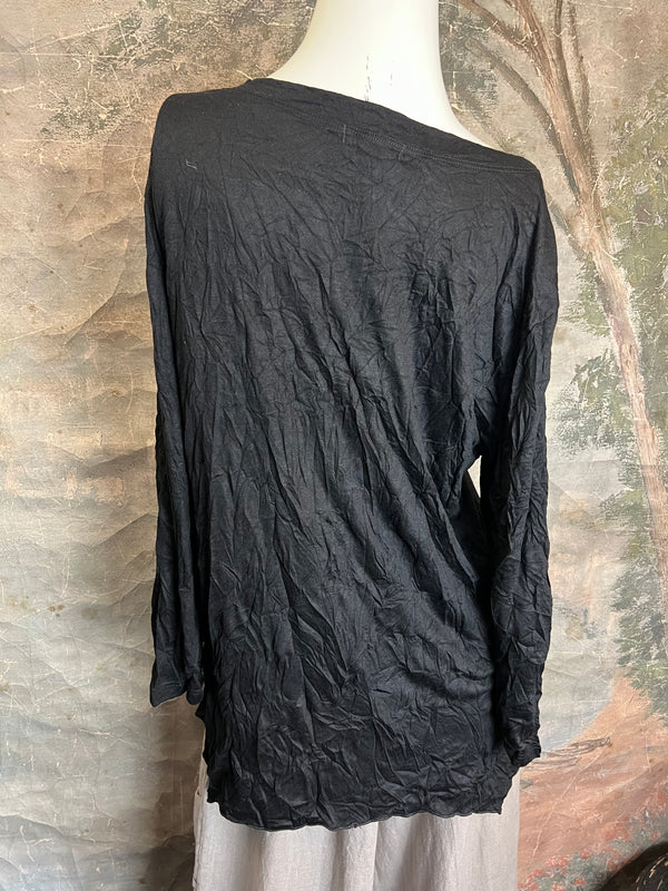 25065 Crinkle V-Neck Top