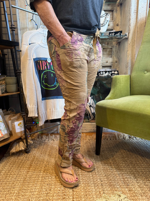 0A910 Pull On Stretch Pants-Camel/Floral