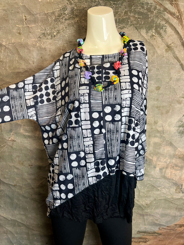 25071 Mesh Print Topper-Black Multi
