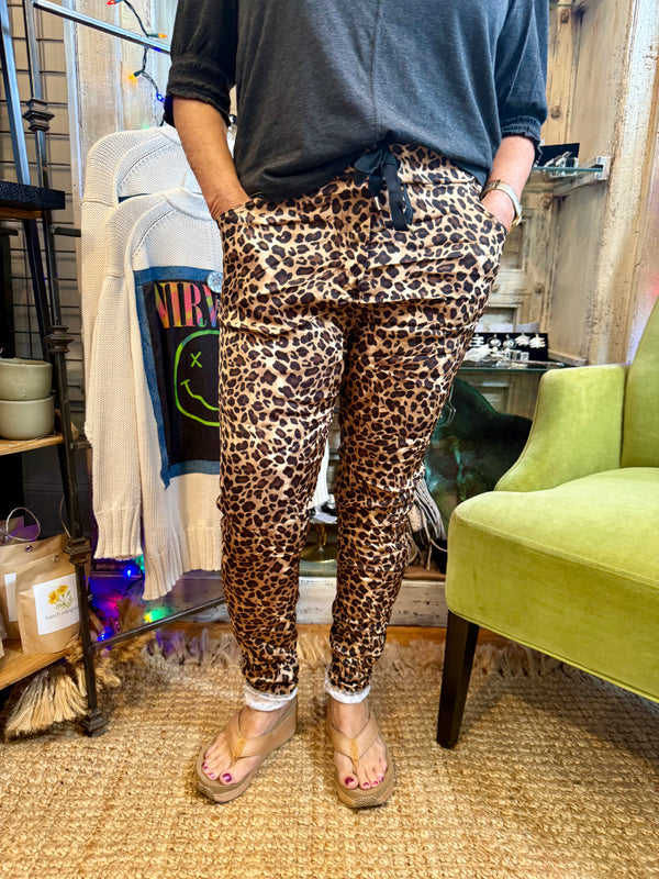 0A910 Pull On Stretch Pants-Leopard Print