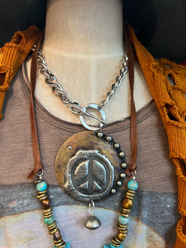 00A15 Peace Sign Necklace W Toggle-
