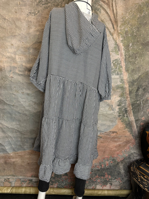 5569 Judy Hoodie Short Dress-Black/White