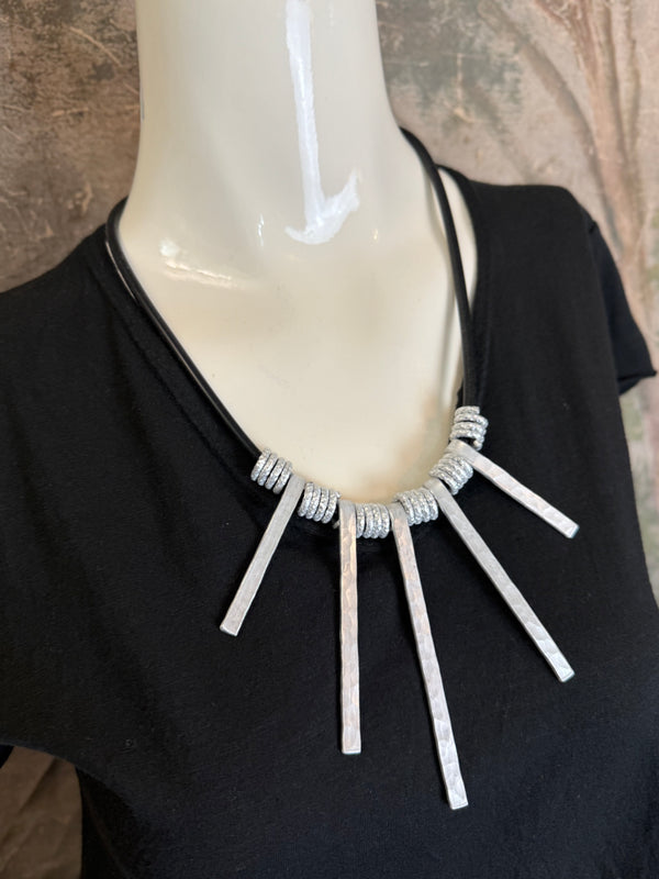 326 Rays Drama Necklace