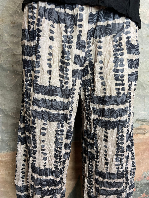 25027 Crinkle Lantern Pants