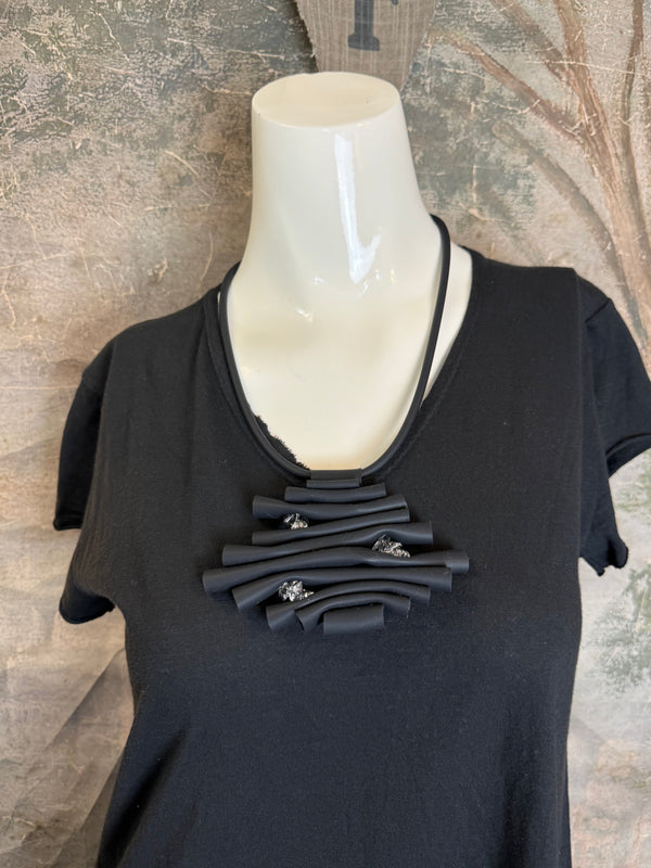 435 Cristals Drama Necklace