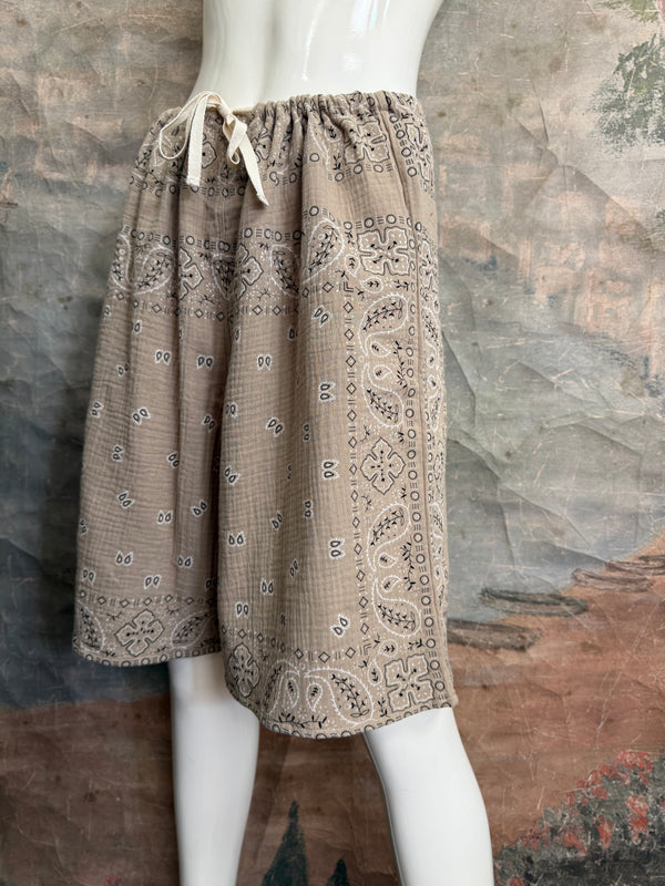 5752 Bandana Bermuda Shorts