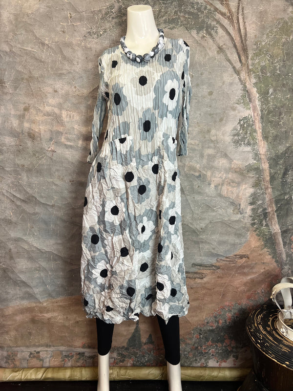 ACD544 3/4 Slv Smash Dress-Silver Flower Spot