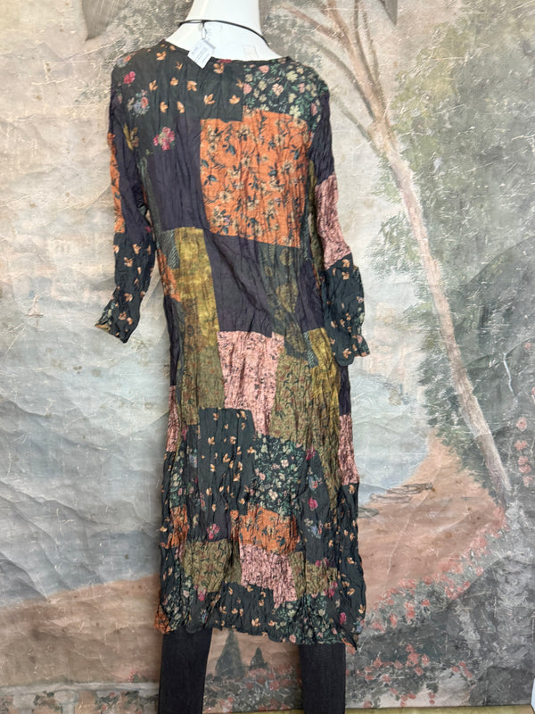 25517 Crushed Sharkbite Dress