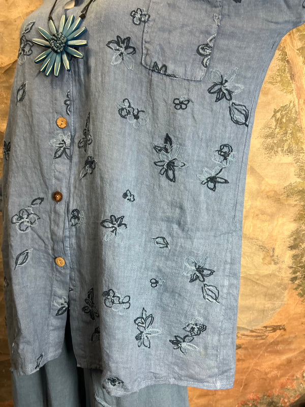 91849 ART Spring Motif BF Shirt-DENIM BLUE