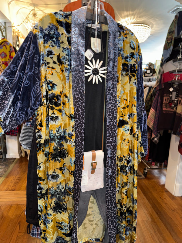 3582 Velvet Burnout Kimono