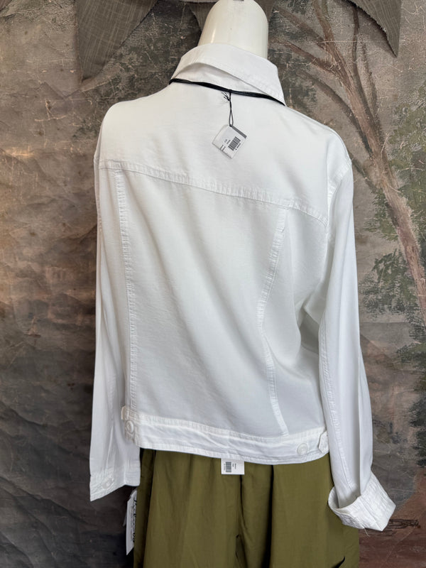 LIN7403 LULA B TRAVEL JKT-WHITE