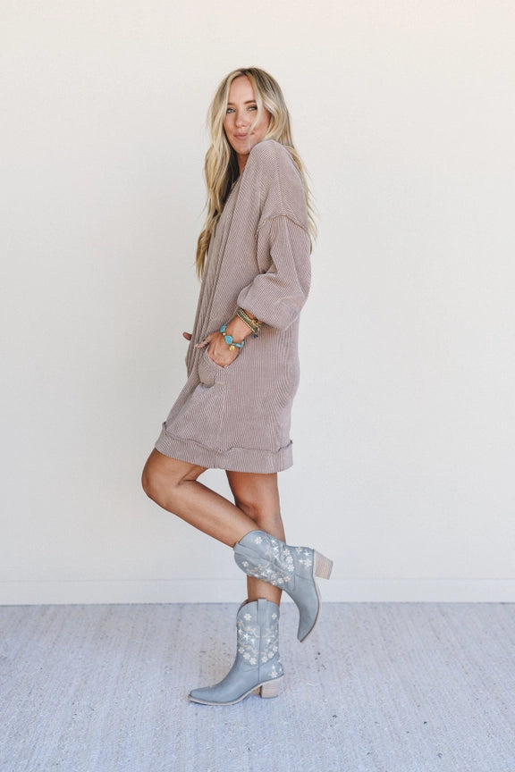 TBN1678 Moon Glow taupe ribbed mini dress with pockets, long sleeves, worn with gray cowboy boots - 4