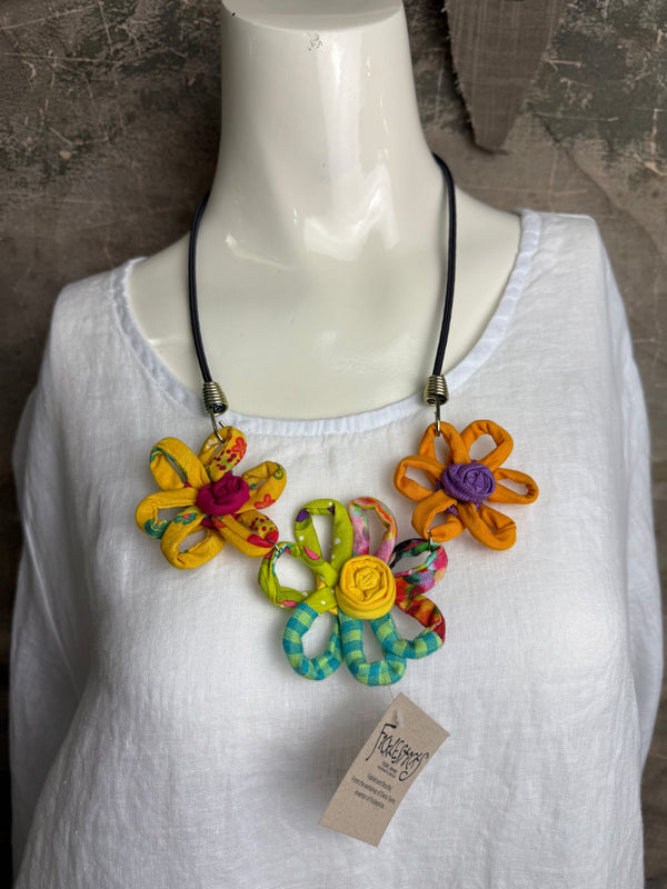 26N14C Daisy Sisters Necklace-Multi Mix