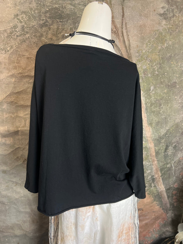 TEE007S2 Luna Tee W/Graphic