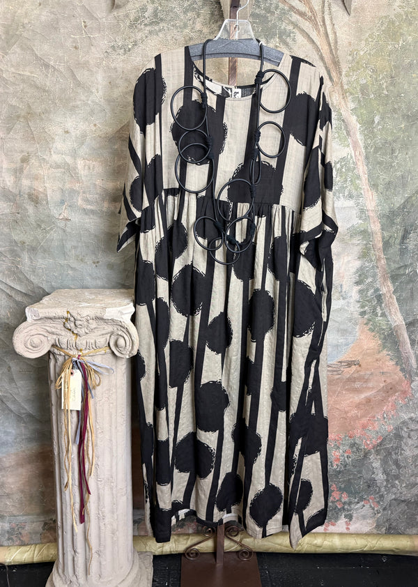 8535 Relaxed Silhouette Dress