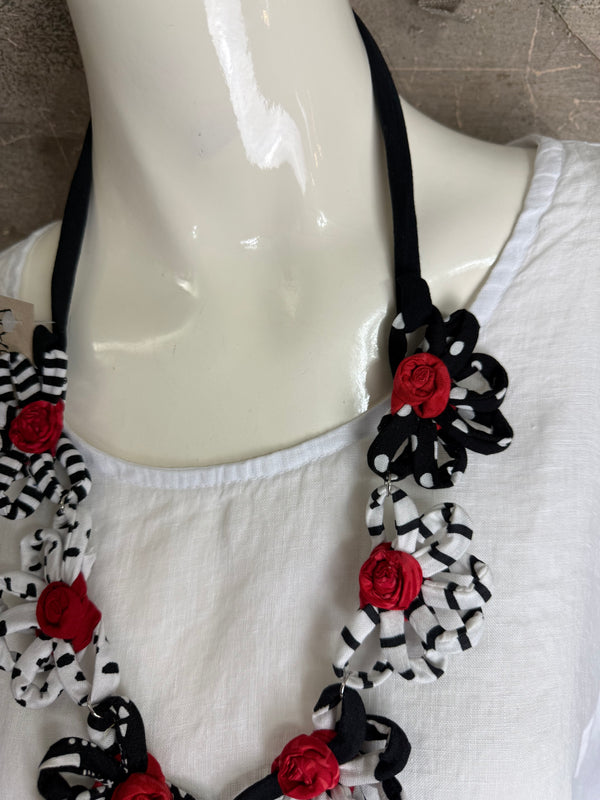 26N145 Coneflower Combo Necklace-B Red,White,BLK