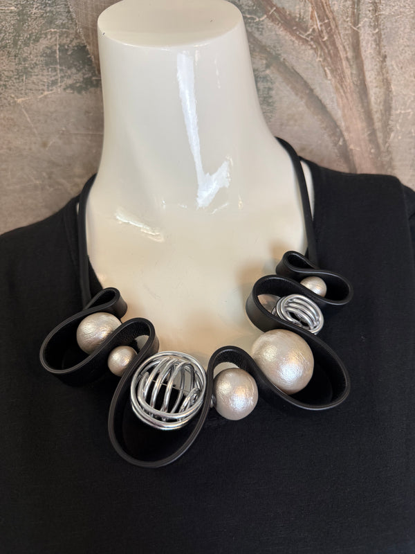 277 Ama Drama Necklace