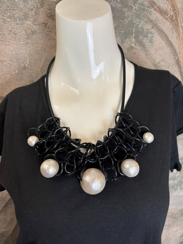 422 Drama Olga Necklace